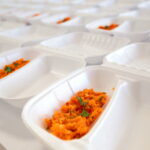 Dzień ludzi bezdomnych. Pudełeczka na żywność / Marzena Mąkosa / Radio Kielce