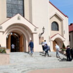 Spotkanie mieszkańców z wiceministrem obrony narodowej. Sanktuarium Matki Bożej Ostrobramskiej / Marzena Mąkosa / Radio Kielce