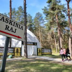 Turyści w Jaskini Raj / Marzena Mąkosa / Radio Kielce