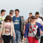 Turyści na Świętym Krzyżu / Marzena Mąkosa / Radio Kielce