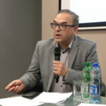 Spotkanie z cyklu „Kłopoty z historią”. Przystanek Historia IPN w Kielcach. „Symbole (nie)pamięci? Wokół sporów o ulice i pomniki”. Spotkanie z dr. Maciejem Korkuciem. Na zdjęciu: Maciej Korkuć / Marzena Mąkosa / Radio Kielce