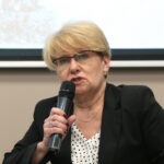 Spotkanie z cyklu „Kłopoty z historią”. Przystanek Historia IPN w Kielcach. „Symbole (nie)pamięci? Wokół sporów o ulice i pomniki”. Spotkanie z dr. Maciejem Korkuciem. Na zdjęciu: Dorota Koczwańska-Kalita / Marzena Mąkosa / Radio Kielce