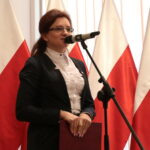 Minister Spraw Wewnętrznych i Administracji Joachim Brudziński wręczył samorządowcom warte ponad 30 milionów złotych promesy na dofinansowanie odbudowy infrastruktury drogowej zniszczonej przez kataklizmy. Na zdjęciu: Agata Wojtyszek - wojewoda świętokrzyski / Marzena Mąkosa / Radio Kielce