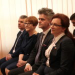 Minister Spraw Wewnętrznych i Administracji Joachim Brudziński wręczył samorządowcom warte ponad 30 milionów złotych promesy na dofinansowanie odbudowy infrastruktury drogowej zniszczonej przez kataklizmy / Marzena Mąkosa / Radio Kielce