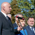 Minister Spraw Wewnętrznych i Administracji,  Joachim Brudziński spotkał się z mieszkańcami Chmielnika / Marzena Mąkosa / Radio Kielce