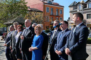 Minister Spraw Wewnętrznych i Administracji, Joachim Brudziński spotkał się z mieszkańcami Chmielnika / Marzena Mąkosa / Radio Kielce