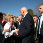 Minister Spraw Wewnętrznych i Administracji,  Joachim Brudziński spotkał się z mieszkańcami Chmielnika / Marzena Mąkosa / Radio Kielce