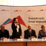 Spotkanie Ministra Spraw Wewnętrznych z wojewódzkimi szefami służb podlegającymi jego resortowi. nadbryg. Marek Jasiński - zastępca Komendanta Głównego Państwowej Straży Pożarnej, Agata Wojtyszek - wojewoda świętokrzyski, Joachim Brudziński - Minister Spraw Wewnętrznych i Administracji, nadinsp. Helena Michalak - zastępca Komendanta Głównego Policji / Marzena Mąkosa / Radio Kielce