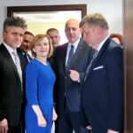 Minister Joachim Brudziński odwiedził remontowaną jednostkę Straży Pożarnej / Marzena Mąkosa / Radio Kielce