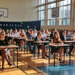 Uczniowie przystępują do egzaminu gimnazjalnego / Marzena Mąkosa / Radio Kielce