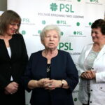 Konferencja PSL o "emeryturze bez podatku". Bogusława Wypych - radna Sejmiku Województwa Świętokrzyskiego, Marianna Szymkiewicz - przewodnicząca Okręgowej Sekcji Emerytów i Rencistów ZNP,  Elżbieta Sputo - zastępca przewodniczącej Okręgowej Sekcji Emerytów i Rencistów ZNP / Marzena Mąkosa / Radio Kielce