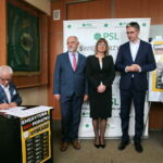 Konferencja PSL o "emeryturze bez podatku". Józef Lasek - Stowarzyszenie Emerytów, Rencistów i Inwalidów "Senior" Małogoszcz, Jerzy Pyrek - doradca ds. seniorów, Bogusława Wypych - radna Sejmiku Województwa Świętokrzyskiego, Adam Jarubas - prezes struktur PSL w województwie świętokrzyskim, Elżbieta Sputo - zastępca przewodniczącej Okręgowej Sekcji Emerytów i Rencistów ZNP / Marzena Mąkosa / Radio Kielce