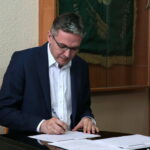 Konferencja PSL o "emeryturze bez podatku". Na zdjęciu: Adam Jarubas - prezes struktur PSL w województwie świętokrzyskim  / Marzena Mąkosa / Radio Kielce