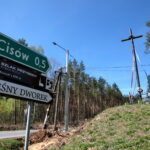 Droga w Cisowie. Kopiec upamiętniający odzyskanie niepodległości przez Polskę / Marzena Mąkosa / Radio Kielce