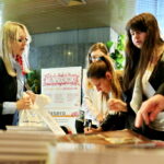 Konferencja dotycząca szczepień w Exbudzie / Marzena Mąkosa / Radio Kielce