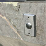 Odsłonięcie "Ławeczek Jerzego Kapuścińskiego" na kieleckiej Kadzielni / Marzena Mąkosa / Radio Kielce