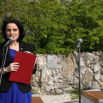 Odsłonięcie "Ławeczek Jerzego Kapuścińskiego" na kieleckiej Kadzielni. Na zdjęciu: Magdalena Sitek - Radio Kielce  / Marzena Mąkosa / Radio Kielce