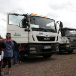 Prezentacja nowych pojazdów ENERIS przy Szkole Podstawowej nr 27 / Marzena Mąkosa / Radio Kielce