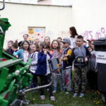 Prezentacja nowych pojazdów ENERIS przy Szkole Podstawowej nr 27 / Marzena Mąkosa / Radio Kielce