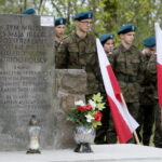 Uroczystości przy pomniku rozstrzelanych patriotów na ul. Karczówkowskiej / Marzena Mąkosa / Radio Kielce