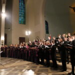 Dzieło chóralne "CAŁONOCNE CZUWANIE" - Chór Akademicki Uniwersytetu Warszawskiego pod dyrekcją Ireny Bogdanovich w kościele pw. Św. Jadwigi w Kielcach / Marzena Mąkosa / Radio Kielce