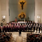 Dzieło chóralne "CAŁONOCNE CZUWANIE" - Chór Akademicki Uniwersytetu Warszawskiego pod dyrekcją Ireny Bogdanovich w kościele pw. Św. Jadwigi w Kielcach / Marzena Mąkosa / Radio Kielce
