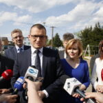 Wiceminister spraw wewnętrznych i administracji z wizytą w regionie. Krzysztof Lipiec - poseł PiS, Paweł Szefernaker - wiceminister w MSWiA, Pełnomocnik Rządu ds. Współpracy z Samorządem Terytorialnym, Anna Krupka - posłanka PiS i Agata Wojtyszek - wojewoda świętokrzyski / Marzena Mąkosa / Radio Kielce