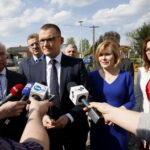 Wiceminister spraw wewnętrznych i administracji z wizytą w regionie. Krzysztof Lipiec - poseł PiS, Paweł Szefernaker - wiceminister w MSWiA, Pełnomocnik Rządu ds. Współpracy z Samorządem Terytorialnym, Anna Krupka - posłanka PiS i Agata Wojtyszek - wojewoda świętokrzyski / Marzena Mąkosa / Radio Kielce