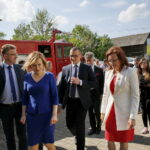 Wiceminister spraw wewnętrznych i administracji z wizytą w regionie. Na zdjeciu: Anna Krupka - posłanka PiS, Paweł Szefernaker - wiceminister w MSWiA, Pełnomocnik Rządu ds. Współpracy z Samorządem Terytorialnym i Agata Wojtyszek - wojewoda świętokrzyski / Marzena Mąkosa / Radio Kielce