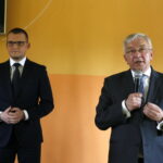 Wiceminister spraw wewnętrznych i administracji z wizytą w regionie. Na zdjęciu: Paweł Szefernaker - wiceminister w MSWiA, Pełnomocnik Rządu ds. Współpracy z Samorządem Terytorialnym i Krzysztof Lipiec - poseł PiS / Marzena Mąkosa / Radio Kielce