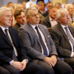 Wiceminister spraw wewnętrznych i administracji z wizytą w Łopusznie. Andrzej Bętkowski - wicewojewoda świętokrzyski, Bogdan Latosiński - poseł PiS i Krzysztof Lipiec - poseł PiS / Marzena Mąkosa / Radio Kielce