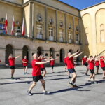 Biegi żołnierzy z flagami / Marzena Mąkosa / Radio Kielce