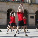 Biegi żołnierzy z flagami / Marzena Mąkosa / Radio Kielce