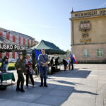 Biegi żołnierzy z flagami / Marzena Mąkosa / Radio Kielce