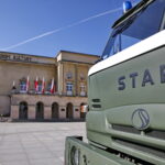 Biegi żołnierzy z flagami / Marzena Mąkosa / Radio Kielce