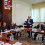 Nadzwyczajna sesja rady powiatu opatowskiego / Emilia Sitarska / Radio Kielce