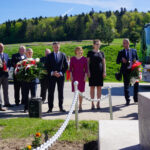 Huta Szklana. Uroczystości upamiętniające 75 rocznicę mordu dokonanego przez żandarmerię niemiecką na mieszkańcach miejscowości / Stanisław Blinstrub / Radio Kielce