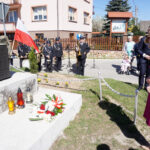 Huta Szklana. Uroczystości upamiętniające 75 rocznicę mordu dokonanego przez żandarmerię niemiecką na mieszkańcach miejscowości / Stanisław Blinstrub / Radio Kielce