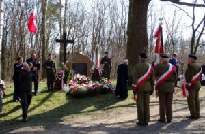 Uroczystości w Jeleńcu upamiętniające wygraną bitwę oddziału Szarego z żandarmerią niemiecką 1 kwietnia 1944 roku / Emilia Sitarska / Radio Kielce
