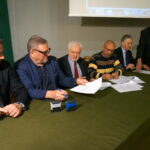 Podpisanie porozumienia ws. realizacji projektu badawczego „Tajemnice warowni w Śladkowie” / Wiktor Dziarmaga / Radio Kielce