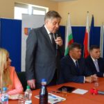 Waśniów. Wizyta Ministra Rolnictwa i Rozwoju Wsi Krzysztofa Jurgiela. Na zdjęciu: Małgorzata Erlich -Smurzyńska - dyrektor Świętokrzyskiego Oddziału Regionalnego Agencji Restrukturyzacji i Modernizacji Rolnictwa, Krzysztof Jurgiel - minister Rolnictwa i Rozwoju Wsi, Zbigniew Duda - starosta ostrowiecki i poseł PiS - Andrzej Kryj / Emilia Sitarska / Radio Kielce