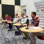 Studio Polityczne Radia Kielce. Od lewej: red. Radosław Podsiadły - Radio Kielce, Anna Krupka - PiS, Jacek Wójcicki - Kukiz '15, Krzysztof Sławiński - PO, Mateusz Żukowski - Nowoczesna, Ewelina Bień - PSL / Kamil Król / Radio Kielce