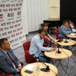 Kielce. Studio Polityczne. Na zdjęciu od lewej: Jacek Toś - PiS, Maciej Kmita - PO, Magdalena Fogiel-Litwinek - Kukiz'15, Karol Kliś - PSL, Mateusz Żukowski - Nowoczesna / Karol Żak / Radio Kielce