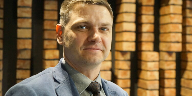 dr Oskar Solarski, specjalista alergolog, pulmonolog oraz immunolog kliniczny / Kamil Król / Radio Kielce