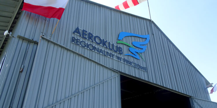 Hangar Aeroklubu Regionalnego w Pińczowie / Kamil Włosowicz / Radio Kielce