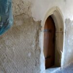 Wiślica. Prace konserwatorskie w sieni Domu Długosza / Kamil Włosowicz / Radio Kielce