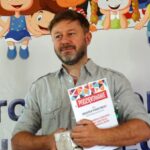 Łysaków. I Powiatowy Konkurs Piosenki Dziecięcej dla Przedszkolaków. Na zdjęciu: Andrzej Piaseczny / Ewa Pociejowska - Gawęda / Radio Kielce