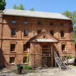 XIX-wieczny młyn wodny nad rzeką Kamionką w Jędrowie / Tomasz Piwko / Radio Kielce