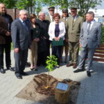 Sadzenie Dębu Pamięci w Starachowicach / Tomasz Piwko / Radio Kielce