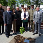 Sadzenie Dębu Pamięci w Starachowicach / Tomasz Piwko / Radio Kielce